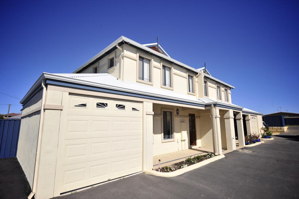 Palm Beach Manor Rockingham Bagian luar foto